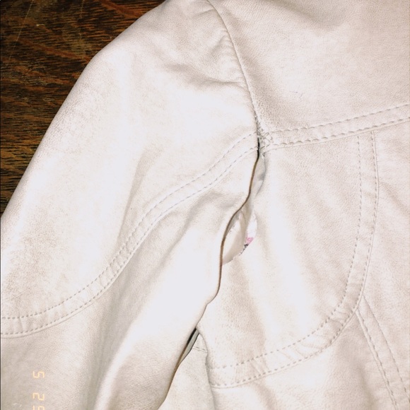 WOMENS SMALL LEATHER LEVIS JACKET - Picture 7 of 8